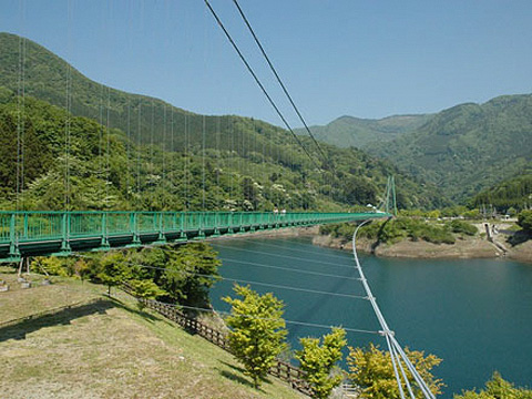 Momijidani Suspension Bridge